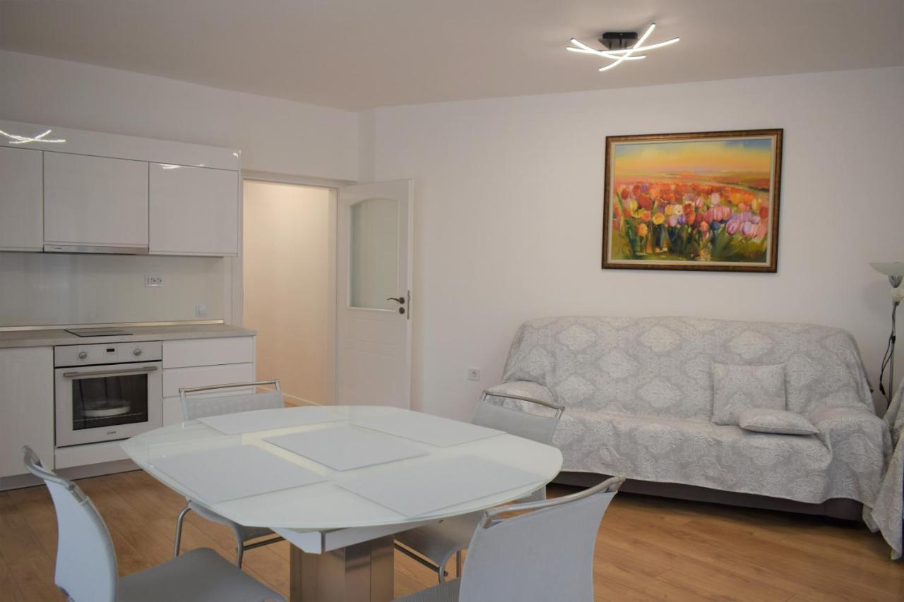 בורגאס Top Center Apartment Gramophone With Private Parking מראה חיצוני תמונה