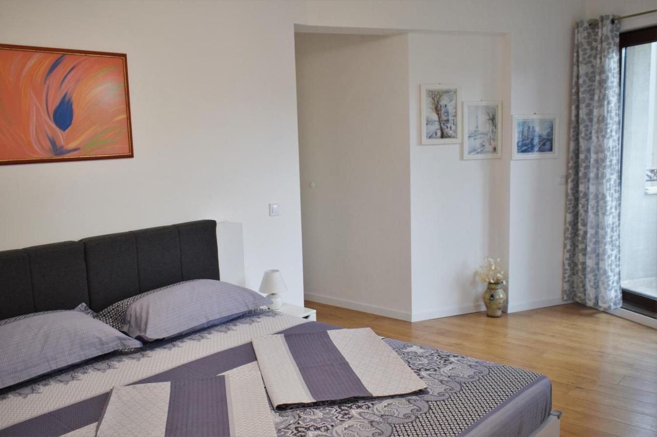 בורגאס Top Center Apartment Gramophone With Private Parking מראה חיצוני תמונה