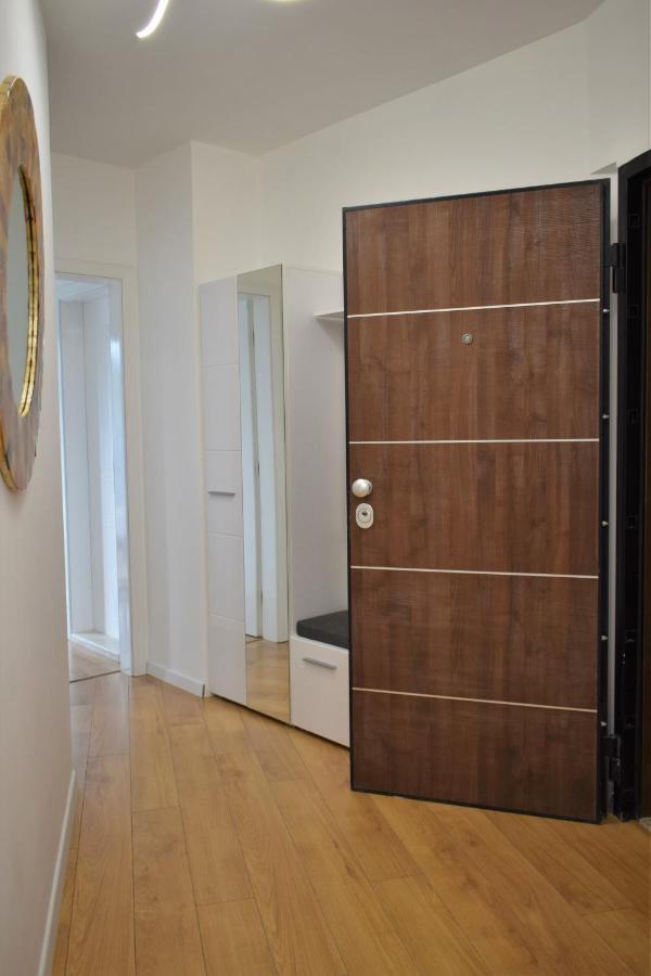 בורגאס Top Center Apartment Gramophone With Private Parking מראה חיצוני תמונה