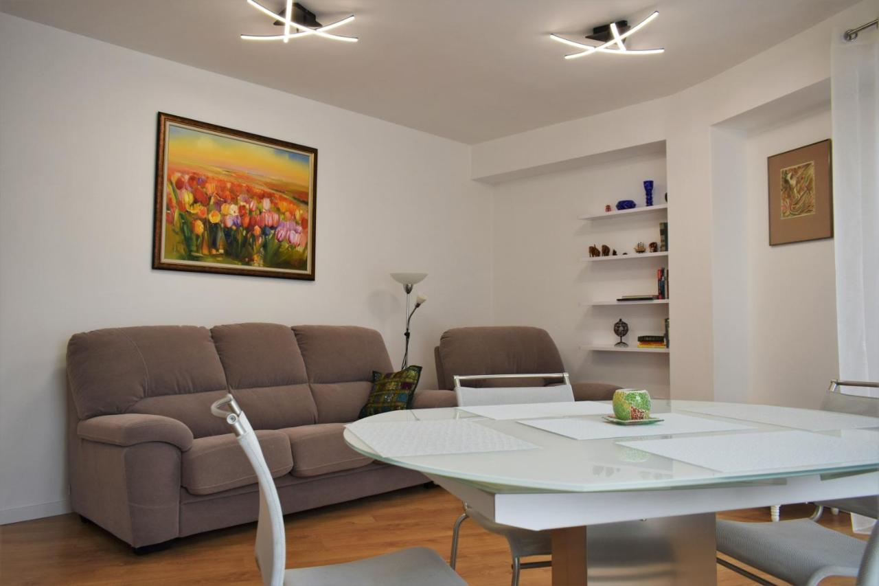 בורגאס Top Center Apartment Gramophone With Private Parking מראה חיצוני תמונה